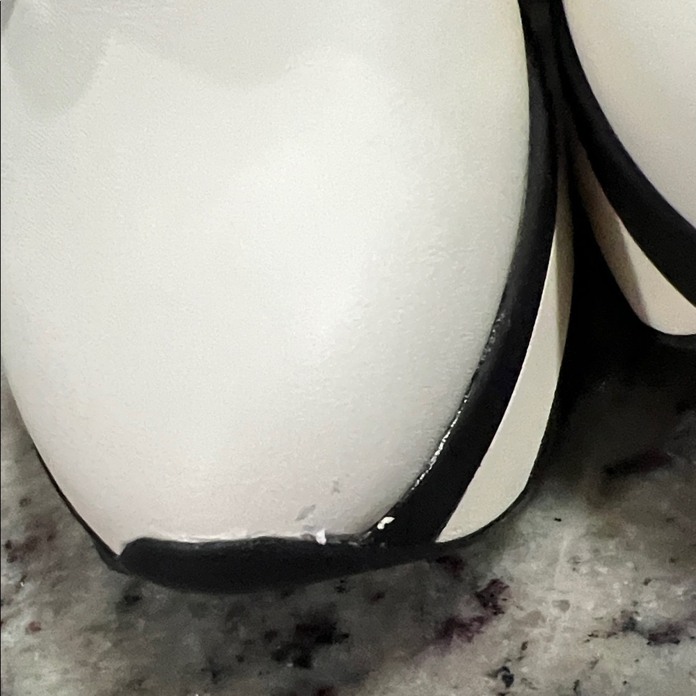 Dolce Vita White Flats with Gold Chain Detail - Picture 8 of 9